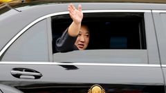 Kim Čong-un ve své luxusní obrněné limuzíně