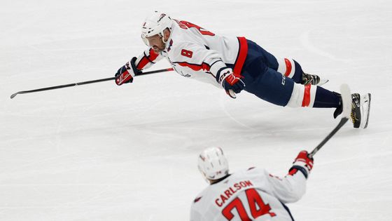 Radost Alexandra Ovečkina z překonání rekordu Waynea Gretzkého