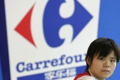 Boj o hry: Čína se čílí na Francii, odnáší to Carrefour