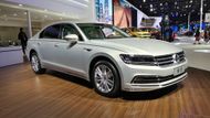 Volkswagen Phaeton byl v Evropě propadák, v Číně ale prodejně relativně zabodoval, proto tam také dostal nástupce. Ten se jmenuje Phideon a jde o vůbec nejluxusnější model německého výrobce na všech světových trzích. Navíc se nabízí i s motorem V6.