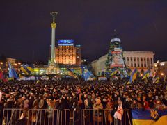 Kyjevský Majdan koncem roku 2013.