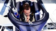 Daniil Kvjat v kokpitu monopostu AlphaTauri při Velké ceně Turecka F1 2020