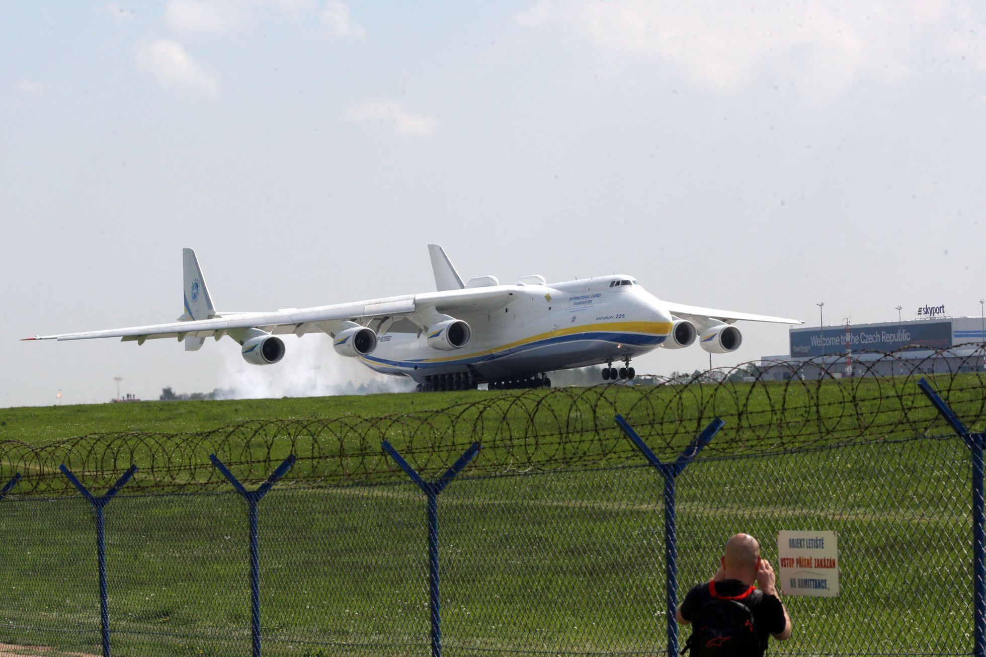 An-225 Mrija přiltálo v Praze