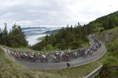 Dillier získal pro Švýcary první triumf na Giru po sedmi letech, růžový trikot hájí Jungels