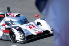 Strhující bitvu v 24 hodin Le Mans vyhrálo opět Audi