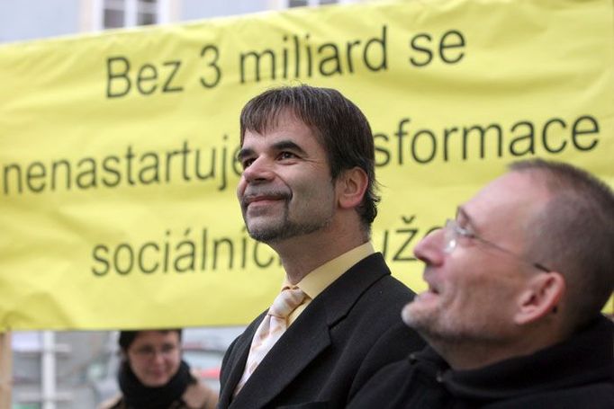 Pavel Dušek z Unie zaměstnaneeckých svazů která demonstraci zorganizovala