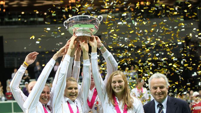 Dvojice Petra Kvitová - Lucie Šafářová se zasloužila o českou obhajobu ve Fed Cupu