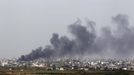 Smoke rises following an Israeli strike in the northern Gaza Strip November 16, 2012. A ceasefire that Israel declared for a visit by Egypt's prime minister to the Gaza Strip on Friday collapsed after Palestinians continued cross-border rocket attacks and Israel launched air strikes in the enclave. REUTERS/Ronen Zvulun (ISRAEL - Tags: POLITICS CIVIL UNREST MILITARY) Published: Lis. 16, 2012, 8:51 dop.