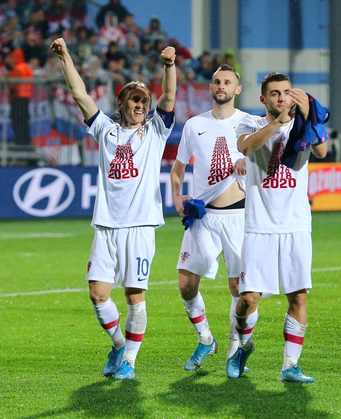 Soccer Football - Euro 2020 Qualifier - Group E - Croatia v Slovakia - HNK Rijeka Stadium, Rijeka, Croatia - November 16, 2019  Croatia's Luka Modric and team mates celeb