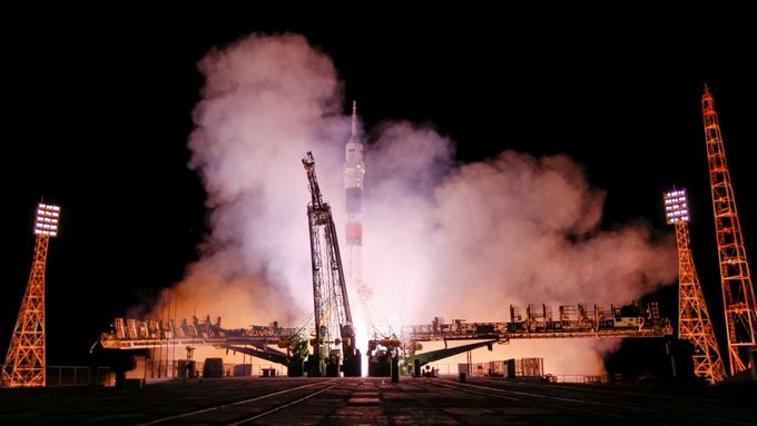 Start rakety Sojuz MS-03 z kosmodromu Bajkonur
