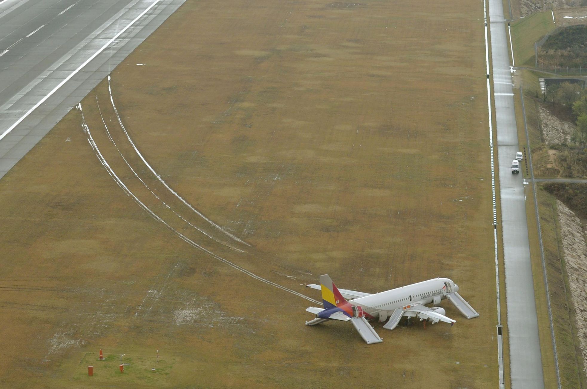 Letoun Asiana Airlines sjel při přistávání v Hirošimě z dráhy