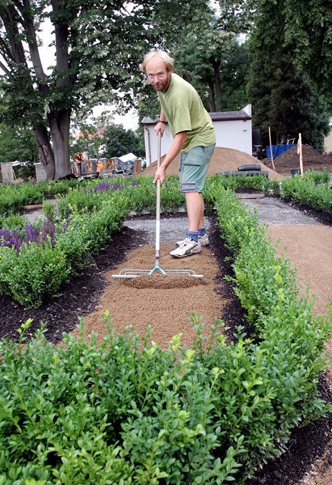Bludiště a labyrinty v zámeckém parku v Loučni