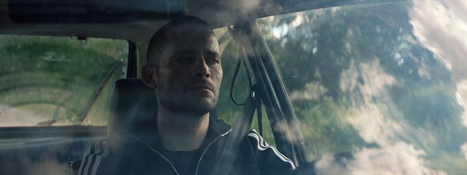 Michal Balcar jako Viktor.