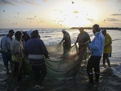 El Tanbura přiváží hudbu rybářů z egyptského přístavu Búr Saíd (na snímku).