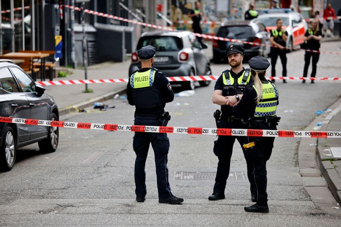 Policie zasahuje v Hamburku před zápasem Eura.