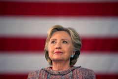 Clintonová má šanci vyhrát ještě před otevřením volebních místností
