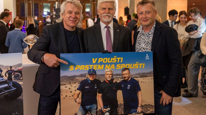 Když fotí prezident. Národní technické muzeum vystavuje snímky Petra Pavla z Dakaru; Zdroj foto: Zlatý volant / Autodrom Most