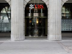 V hledáčku daňových kontrolorů jsou i účty u bankovního domu UBS.