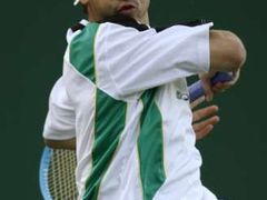 Jan Hájek vrací úder v prvním kole Wimbledonu dvacátému nasazenému Juanu Carlosu Ferrerovi.