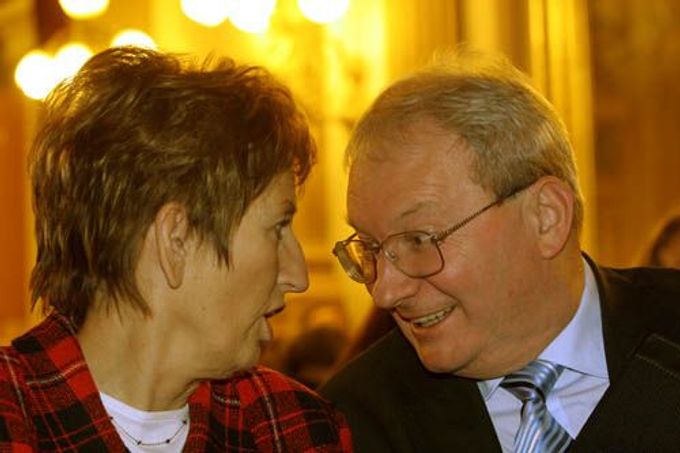 A ještě dva z ministerstva financí z roku 1991, náměstek a náměstkyně: Ivan Kočárník a Jana Fürstová.