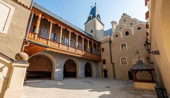 Dny soukromých hradů a zámků budou mimořádnou příležitostí také k návštěvě jinak nepřístupného zámku Líšno, který se nákladně opravuje.