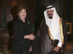 Laura Bushová se saúdským králem Abdalláhem.