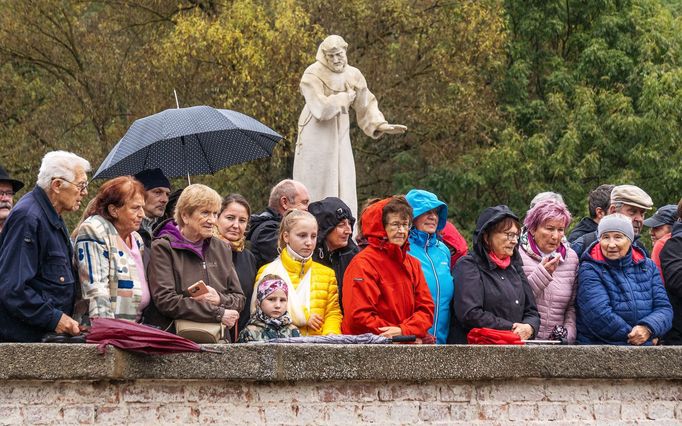 Roman Franc fotí skupinový portrét, Náměšť nad Oslavou, 5. října 2024