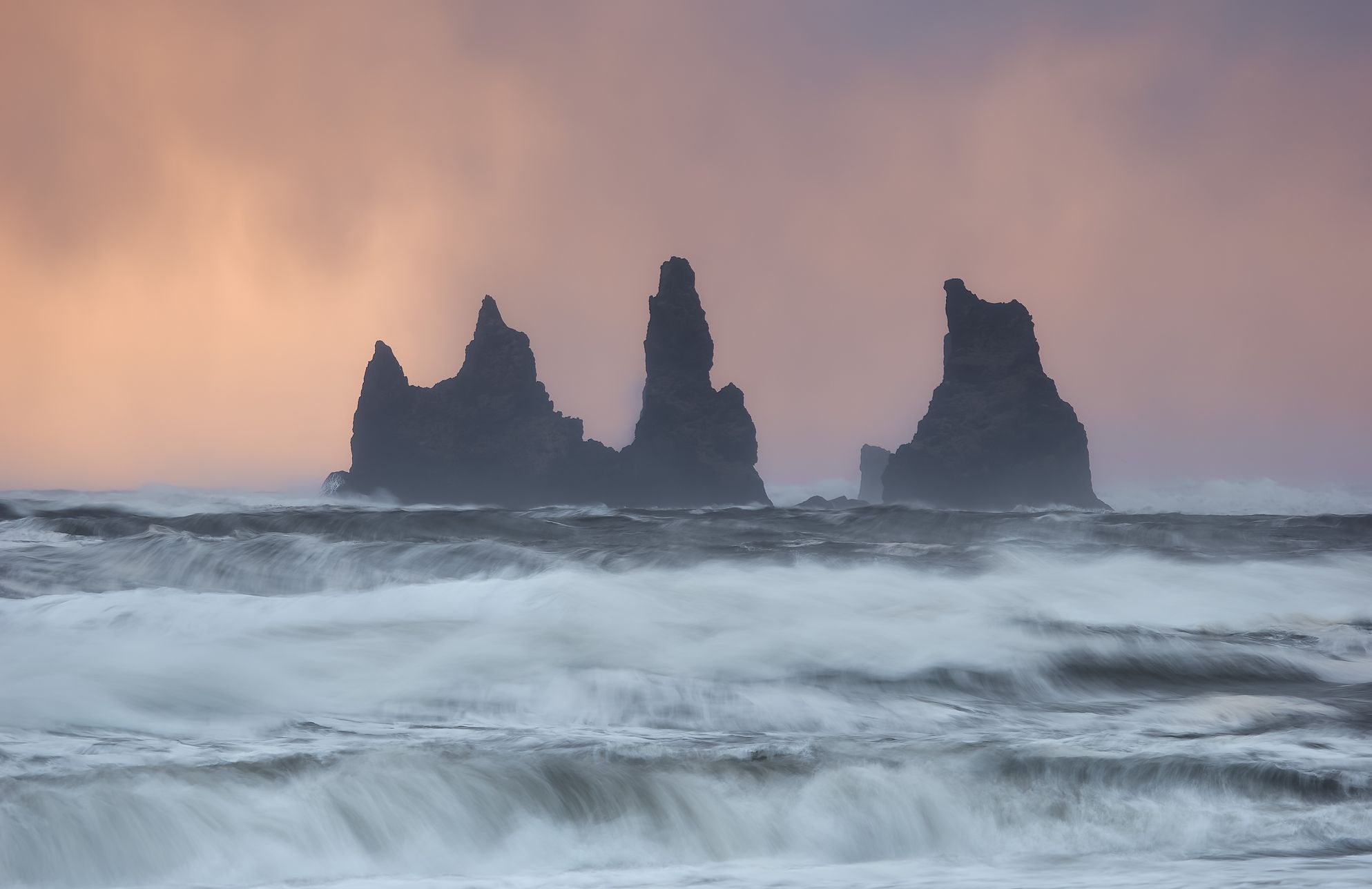 FOTO: Krásy Islandu objektivem fotografa Marka Ondráčka, Dvě tváře Islandu: Fotograf Ondráček o boji s živly a polární září, Magazín, fotogalerie