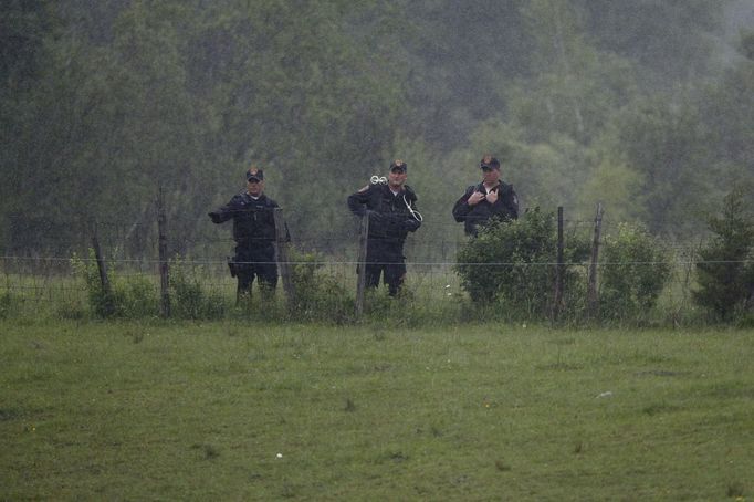 Hon na uprchlé vězně z New Yorku pokračuje, smyčka se utahuje