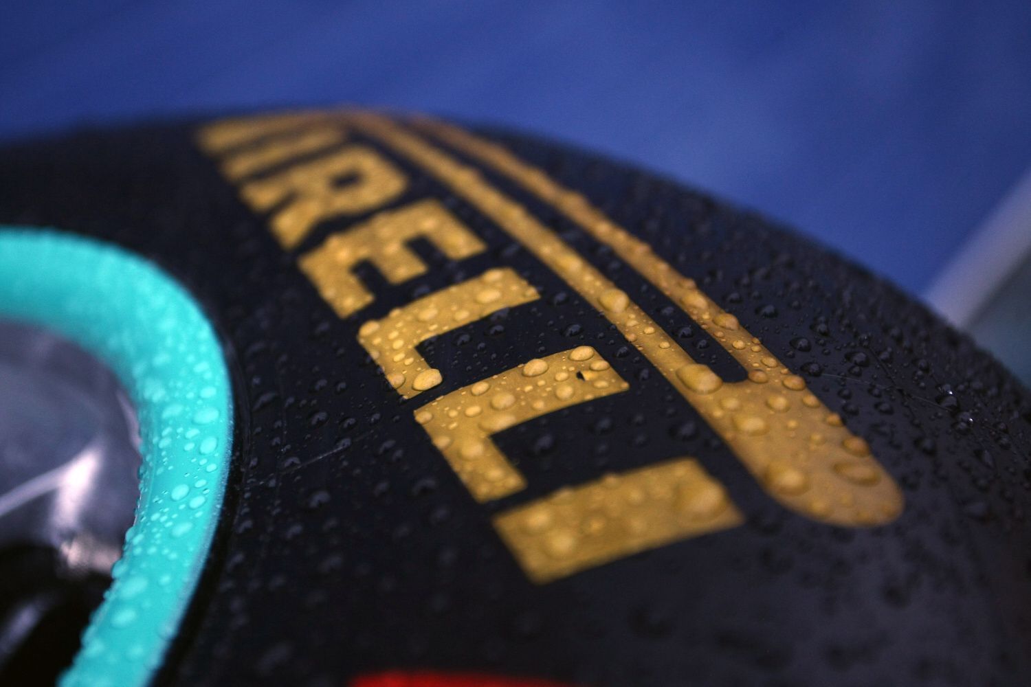 F1 testy: pneumatika Pirelli