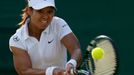 Li Na v zápase s Klárou Zakopalovou na Wimbledonu 2013