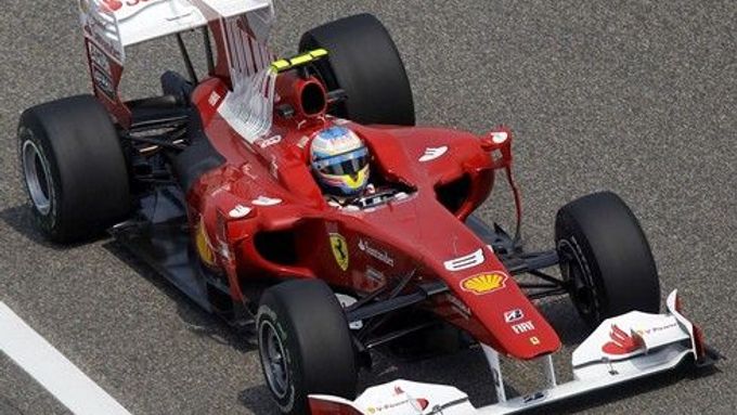 Podobá se image vozů Ferrari krabičce Marlboro? Posuďte sami