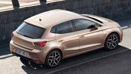 Také aktuální Seat Ibiza se začal prodávat teprve před několika měsíci. Rovněž on mezigeneračně hodně zdražil. Nejdostupnější provedení se prodává od 296 900 korun.