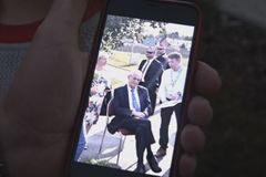 Zeman uvažuje o koupi pozemku od Ukrajince, který v Česku obchoduje s chudobou