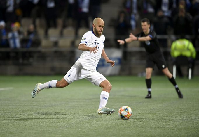 Soccer Football - Euro 2020 - Group J Qualification - Finland v Liechtenstein - Helsinki, Finland November 15, 2019. Teemu Pukki of Finland shoots to score a penalty and