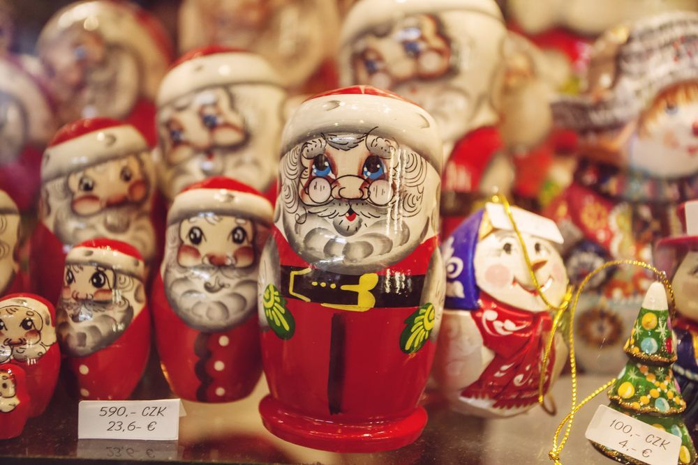 Praha Staré Město vánoce dárky figurky turisté kýč ilustrační foto