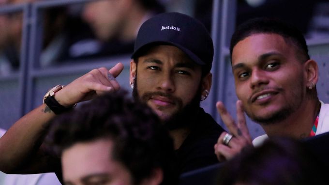 Neymar při sledování Davis Cupu v Madridu