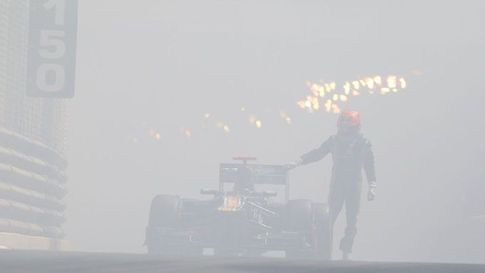 O největší vzrušení dne se postaral Heikki Kovalainen s Caterhamem.
