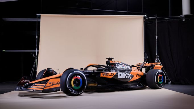 McLaren MCL38