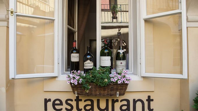 Tajná zákoutí restaurace Le Terroir v románských sklepech
