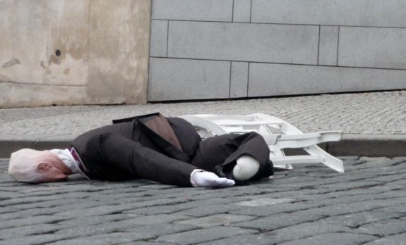 Defenestrace Václava Klause na Hradčanském náměstí