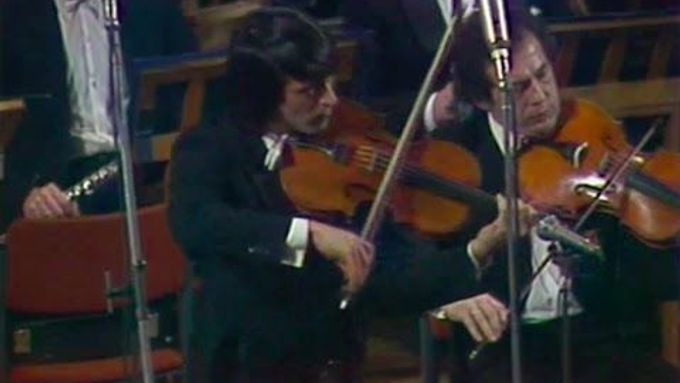 Záznam Bartókova Koncertu pro violu a orchestr v podání Moskevského rozhlasového orchestru pod taktovkou Vladimira Fedosejeva, hraje Jurij Bašmet.