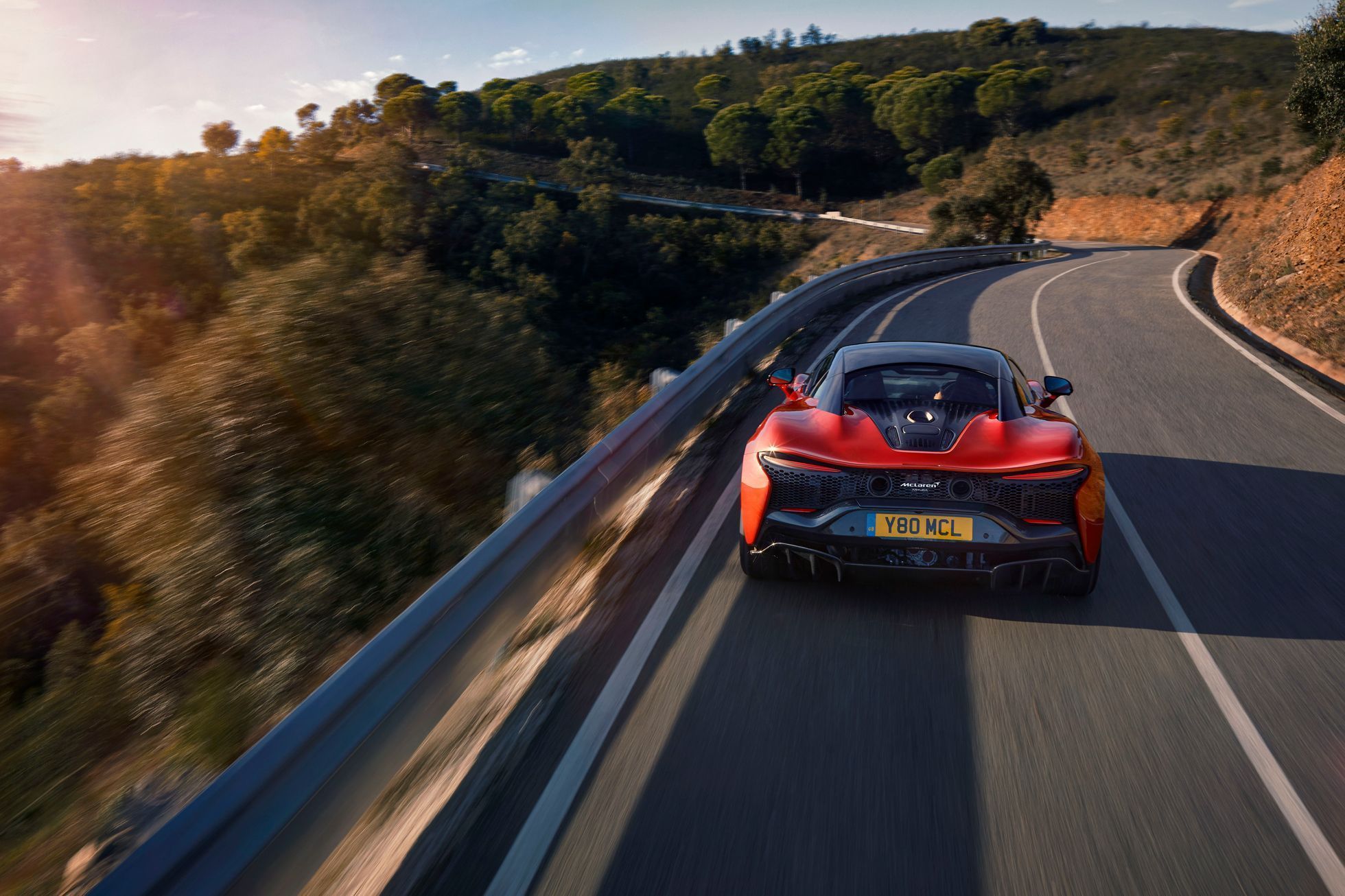 McLaren Artura nový supersport plug-in hybrid