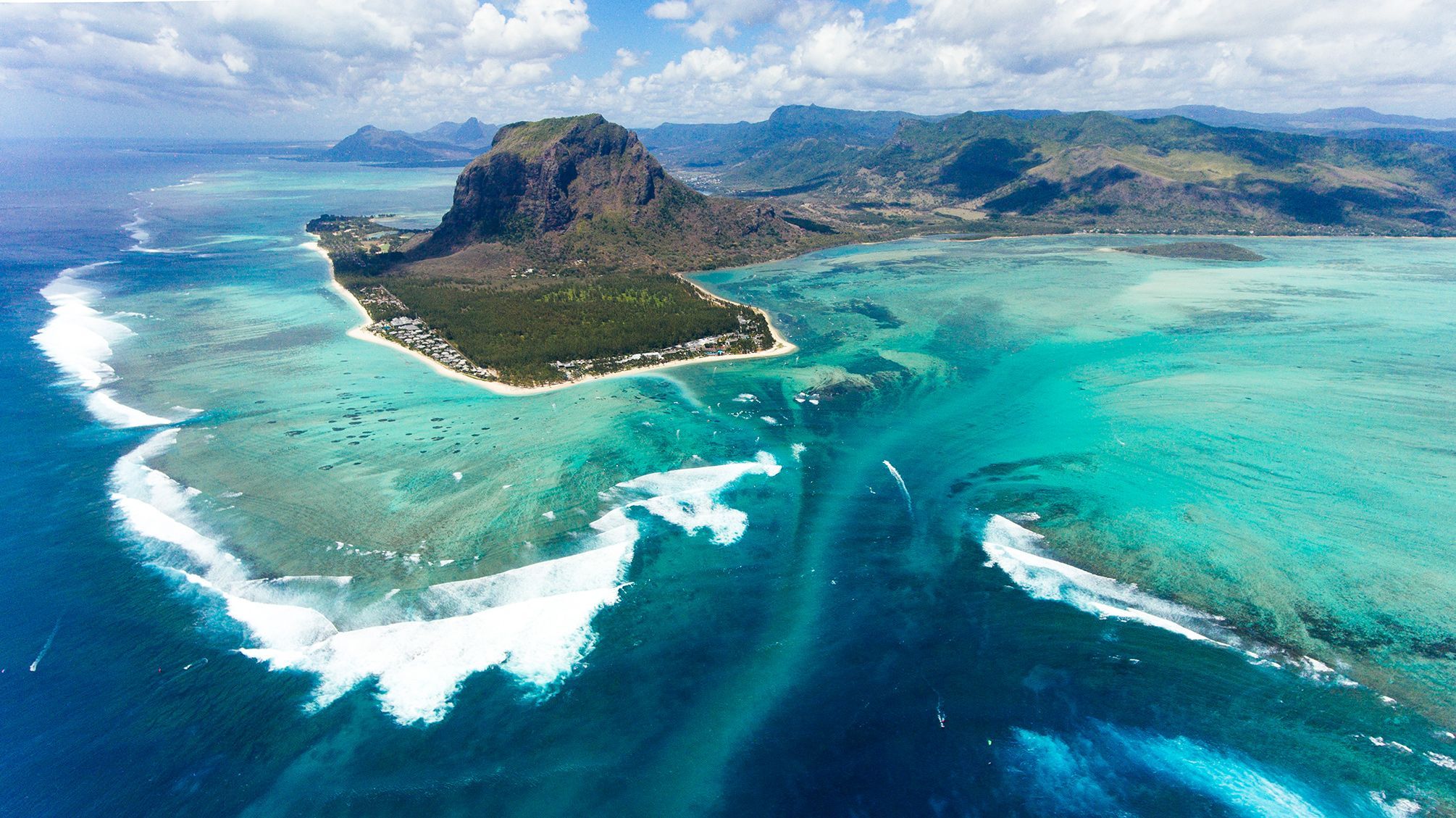 Extrémní sporty pohledem z výšky (Red Bull Content Pool)