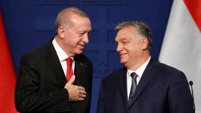 Recep Tayyip Erdogan v listopadu 2019 navštívil Maďarsko. Vpravo Viktor Orbán.
