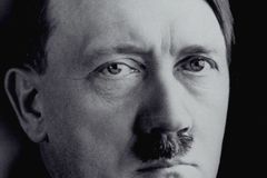 Británie nasadila do boje proti Hitlerovi i astrologa