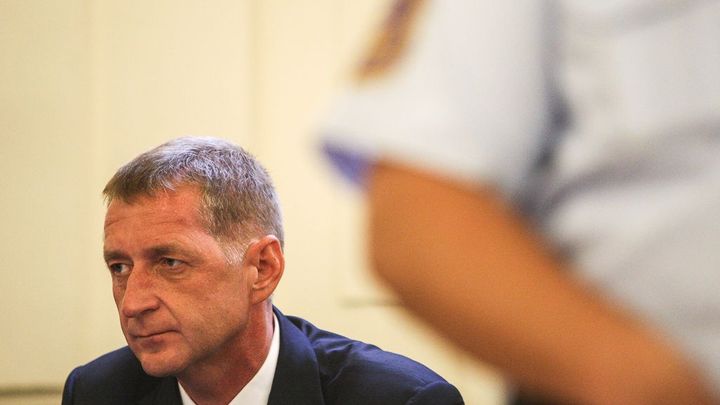 Ústavní soud se postavil proti kolegům, kteří dali Janouškovi šanci na nový proces