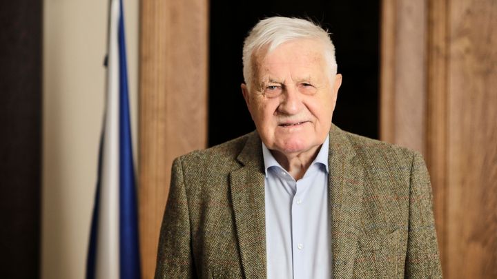 "Fialova vláda byla tragická," tvrdí Klaus. Řekl, proč jí vyčítá Ukrajinu i nesvobodu