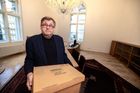 Koordinátor bitcoinové kauzy nenašel "kostlivce ve skříni". Zprávu sepíše po dovolené
