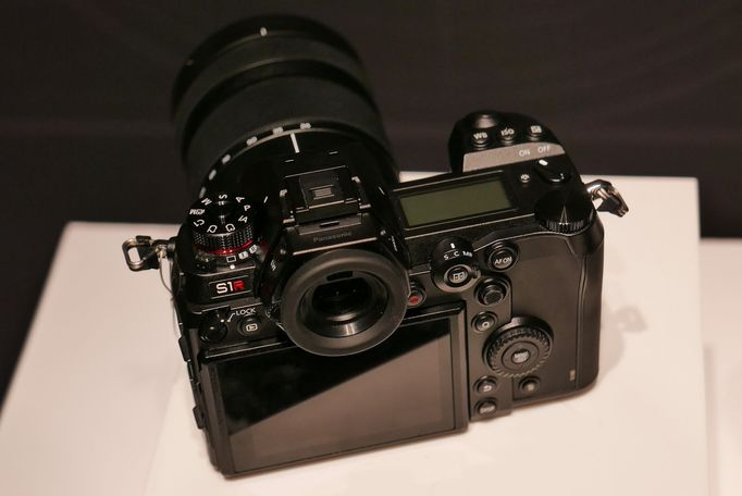 Panasonic Lumix S1R, jedna z největších novinek oznámených na letošním veletrhu Photokina.